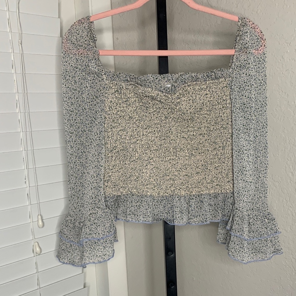 Storia floral feminine dainty blouse puff sleeve top medium